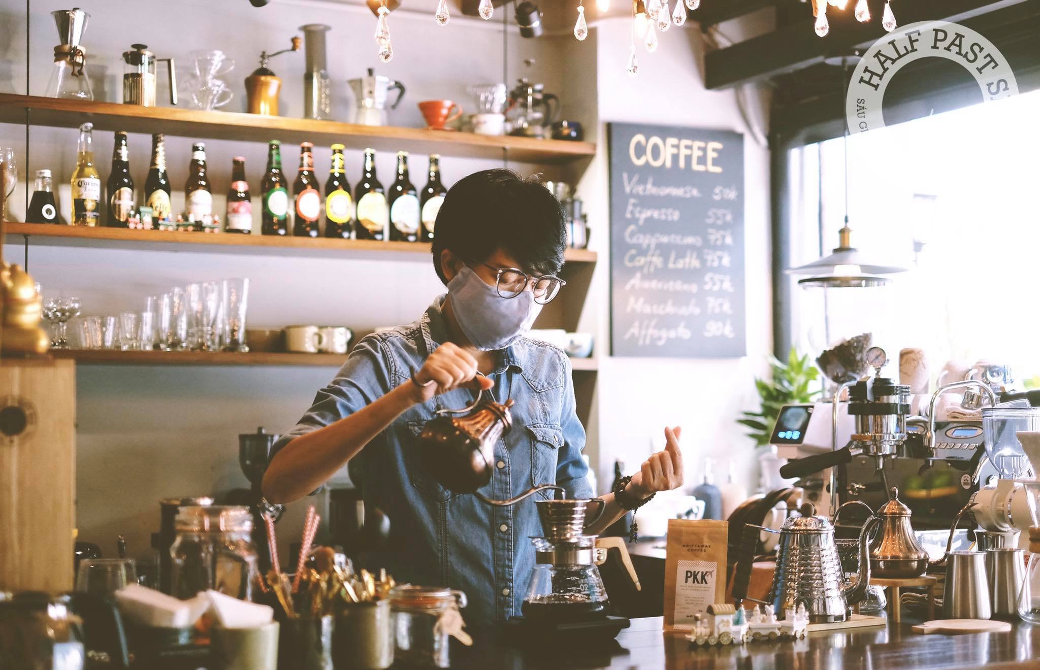 HALF PAST SIX Specialty Coffee 대표 사진